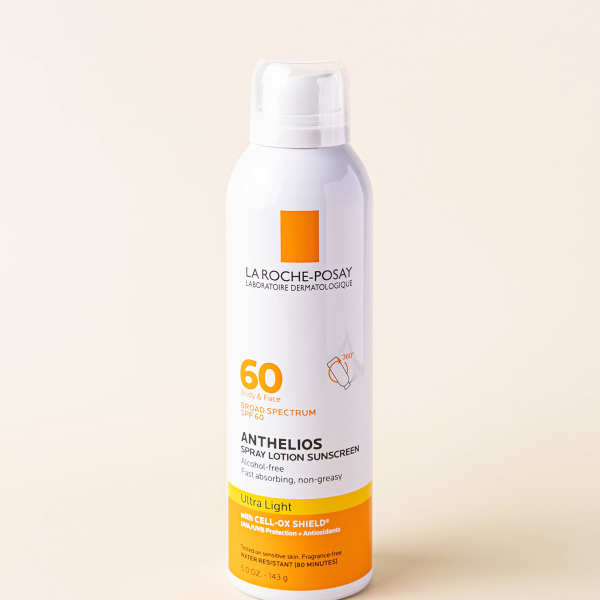 La Roche Posay Anthelios Ultra Light Sunscreen Spray Lotion SPF 60 | Spray Sunscreen for Face & Body | Broad Spectrum SPF + مضادات الأكسدة | خالية من الزيت | خالية من الكحول | مقاومة للماء