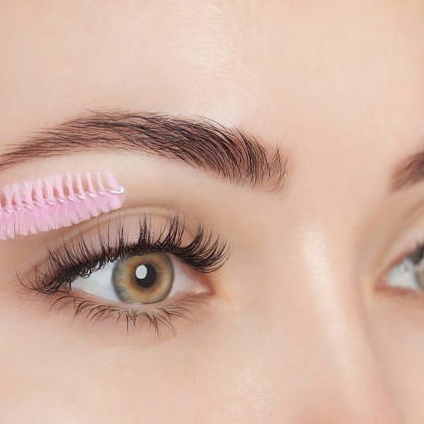 الرموش والحواجب