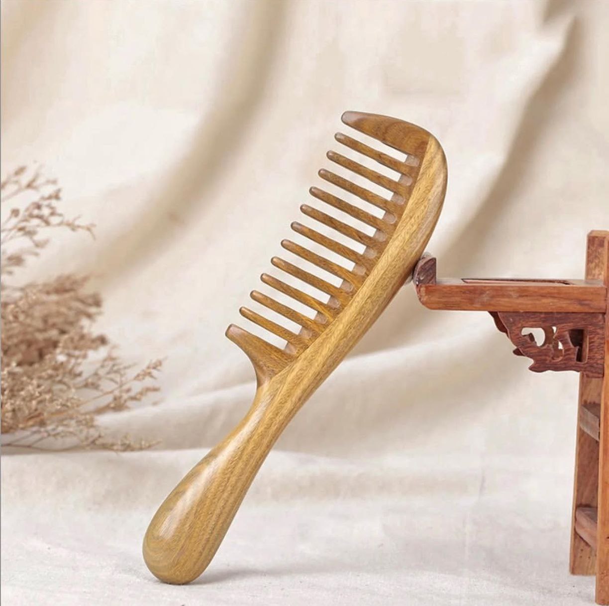 mura Sandalwood hair comb/ مشط الشعر الصندل الصورة 2